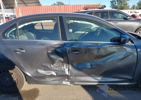 2017 Volkswagen Jetta 1.4T S z USA, uszkodzony, nr VIN 3VW2B7AJ4HM297704